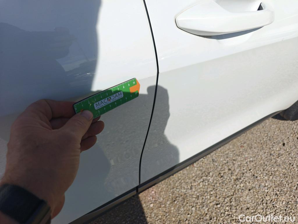  KIA  Sportage KIA  / 2022 / 5P / todoterreno 1.6 T-GDi MHEV 112kW (150CV) Drive 4X2 #24