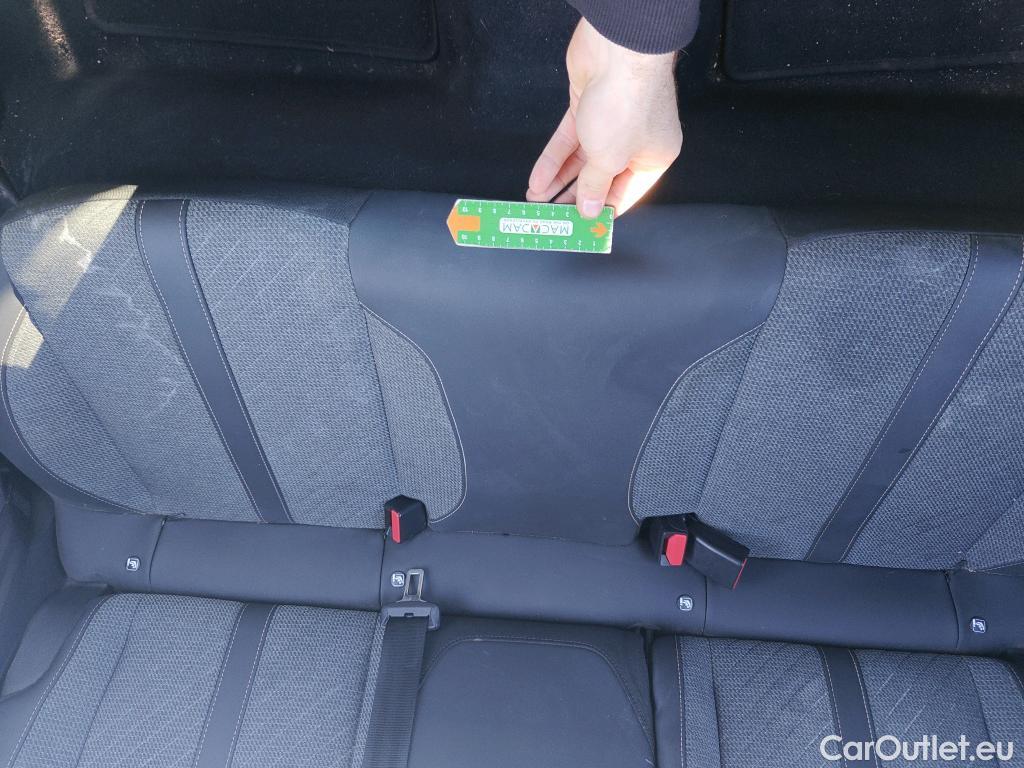  Peugeot  2008 PEUGEOT  / 2023 / 5P / todoterreno Style Gasolina 100 S&S 6 Vel. MAN(SP) #24