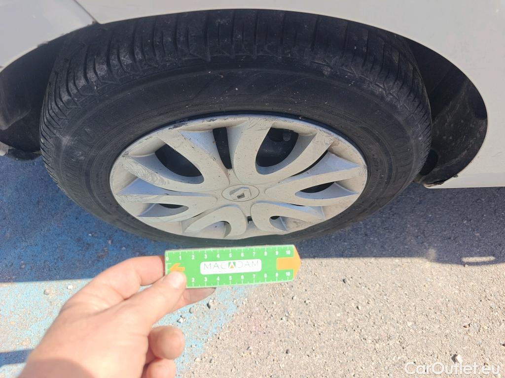  Renault  Clio RENAULT  / 2016 / 5P / berlina con portón Business TCe 66kW (90CV) GLP -18 #35