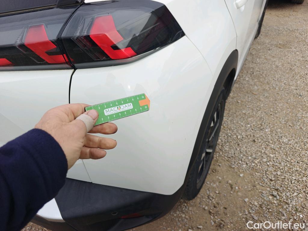  Peugeot  2008 PEUGEOT  / 2019 / 5P / todoterreno Allure BlueHDI 81kW (110CV) #21