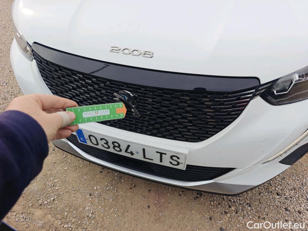  Peugeot  2008 PEUGEOT  / 2019 / 5P / todoterreno Allure BlueHDI 81kW (110CV) #19