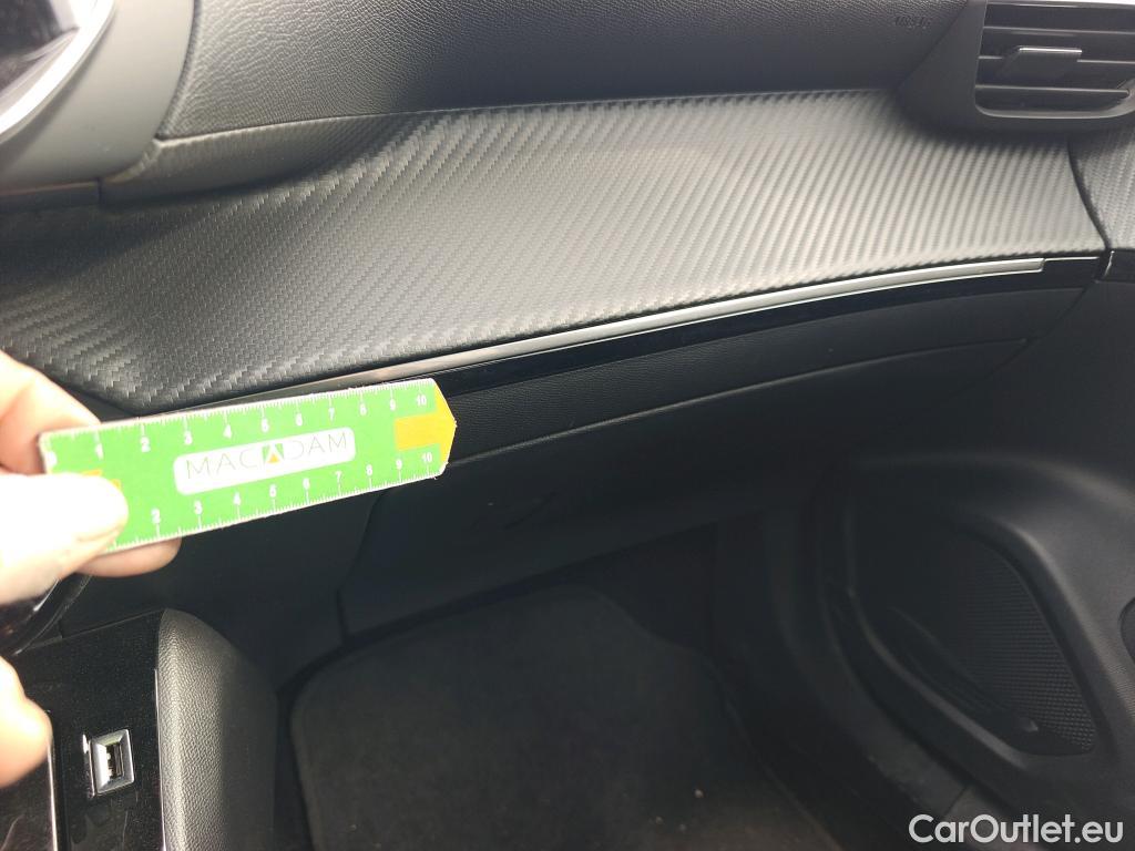  Peugeot  2008 PEUGEOT  / 2019 / 5P / todoterreno Allure BlueHDI 81kW (110CV) #6