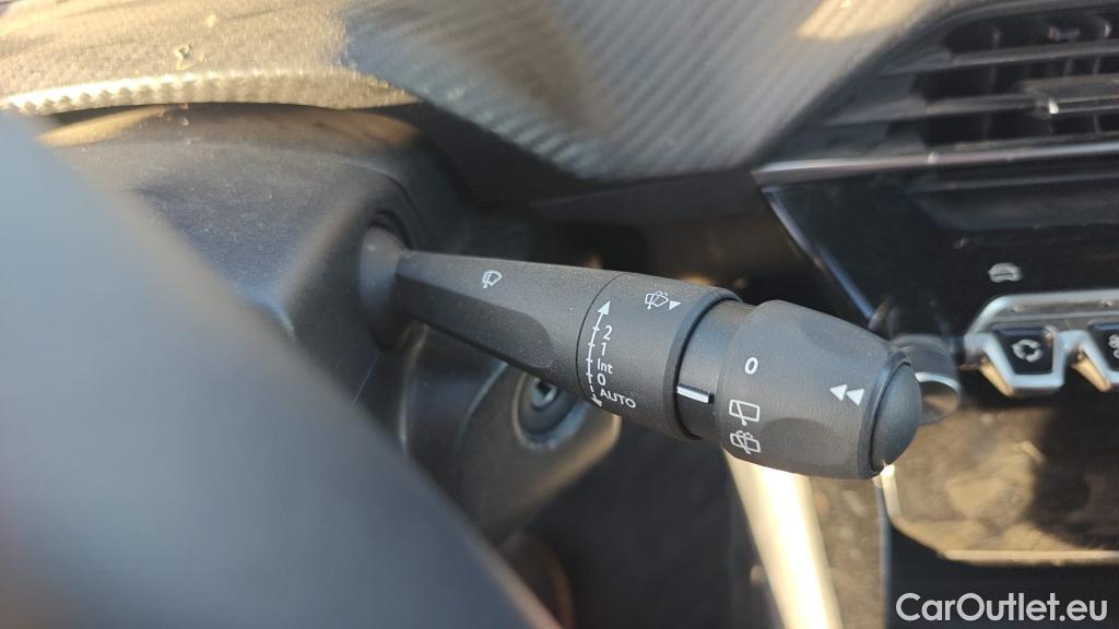  Peugeot  2008 PEUGEOT  / 2023 / 5P / todoterreno Style Gasolina 100 S&S 6 Vel. MAN(SP) #1