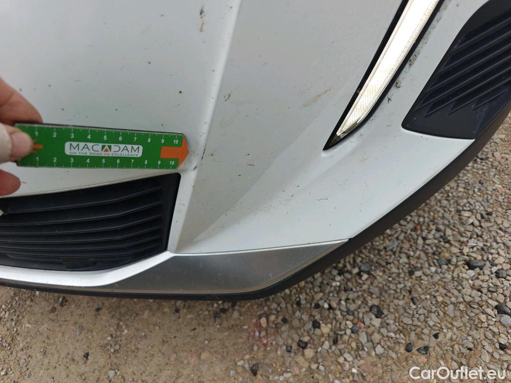  Peugeot  2008 PEUGEOT  / 2019 / 5P / todoterreno Allure BlueHDI 81kW (110CV) #20