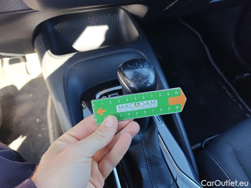  Toyota  Corolla TOYOTA  1.8 125H ACTIVE TECH E-CVT #19