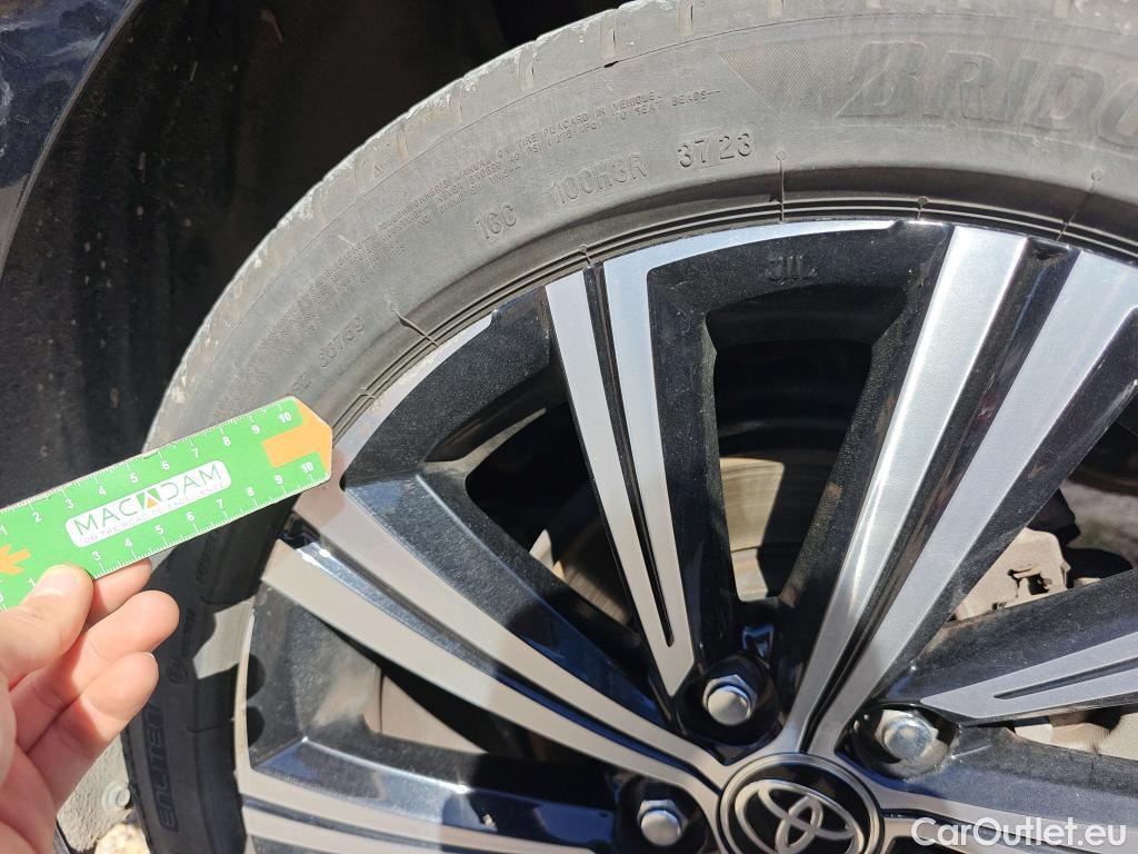  Toyota  Corolla TOYOTA  / 2019 / 4P / sedán 1.8 125H STYLE E-CVT SEDAN #6