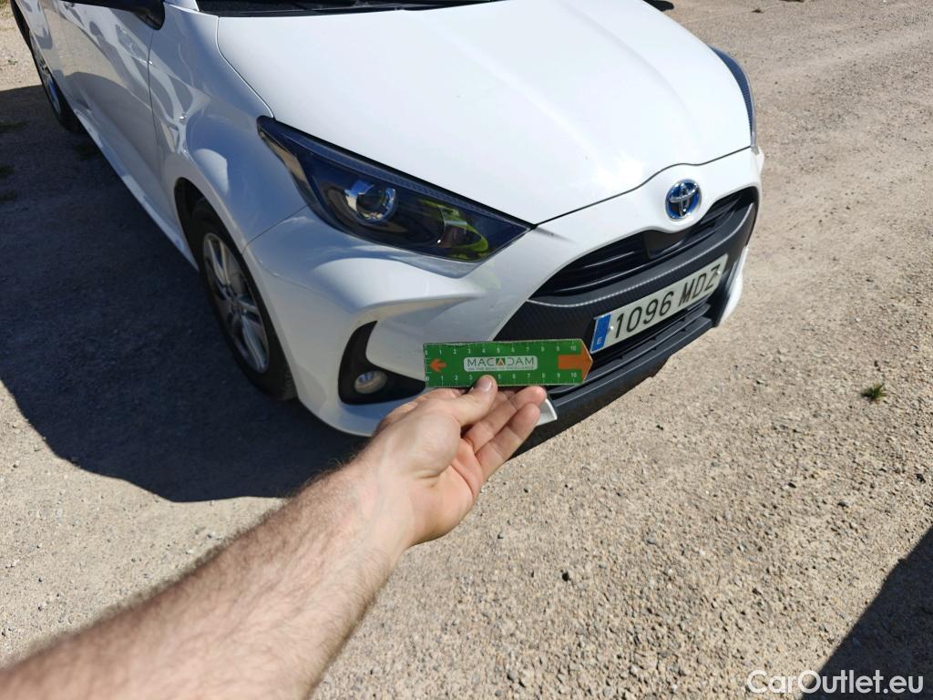  Toyota  Yaris TOYOTA  / 2020 / 5P / berlina con portón 1.5 120H Business Plus #15