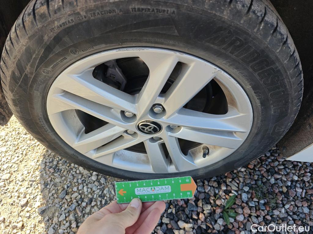  Toyota  Corolla TOYOTA  1.8 125H ACTIVE TECH E-CVT #15