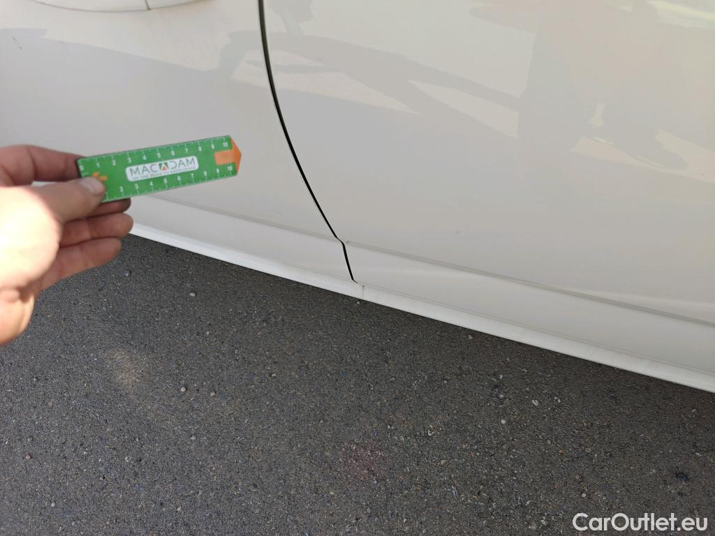  Skoda  KAMIQ SKODA  1.0 TSI 81kW (110CV) DSG Ambition #9