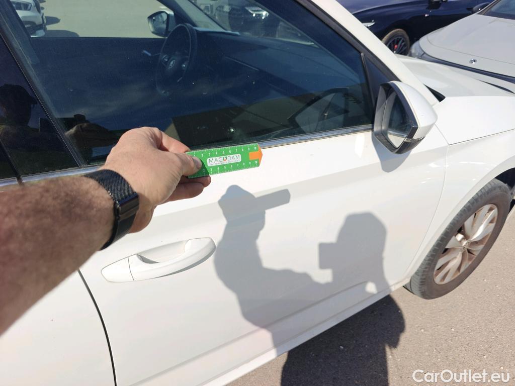  Skoda  KAMIQ SKODA  1.0 TSI 81kW (110CV) DSG Ambition #10