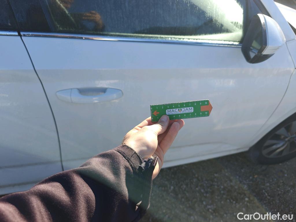  Skoda  KAMIQ SKODA  1.0 TSI 81kW (110CV) DSG Ambition #37