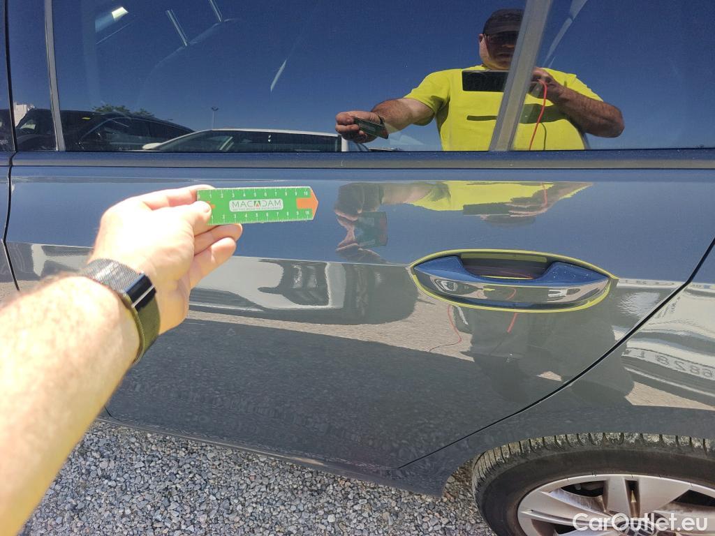  Volkswagen  Golf  VOLKSWAGEN / 2020 / 5P / familiar Life 1.0 eTSI 81kW (110CV) DSG Variant #32