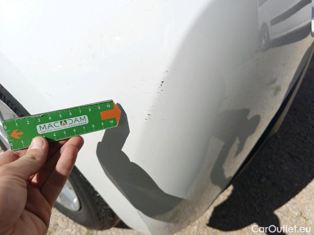  Toyota  Yaris TOYOTA  / 2020 / 5P / berlina con portón 1.5 120H Business Plus #21