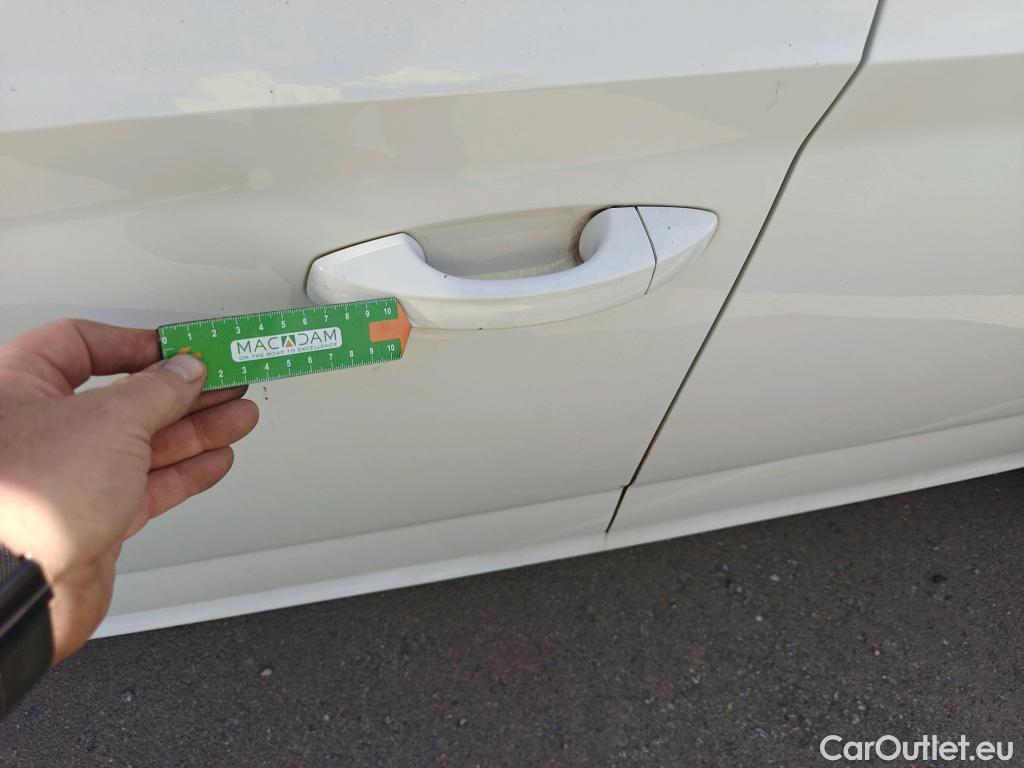  Skoda  KAMIQ SKODA  1.0 TSI 81kW (110CV) DSG Ambition #24