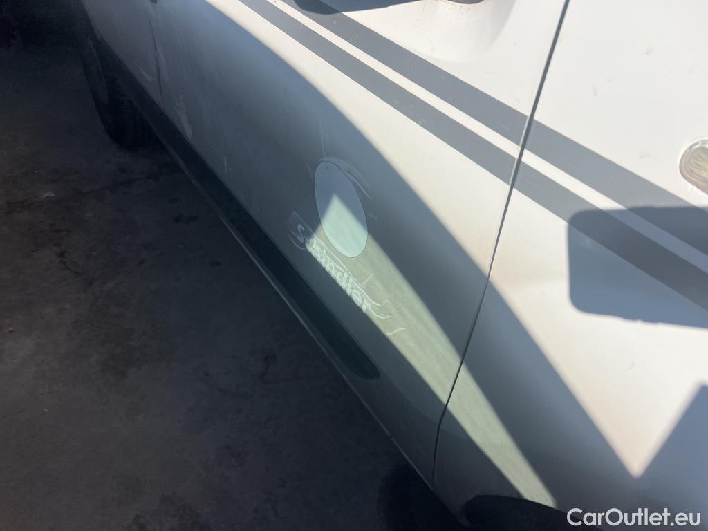  Fiat  Fiorino FIAT  / 2016 / 3P / furgón derivado de turismo Cargo Base 1.3 Mjet 59kW (80CV) E6 #12