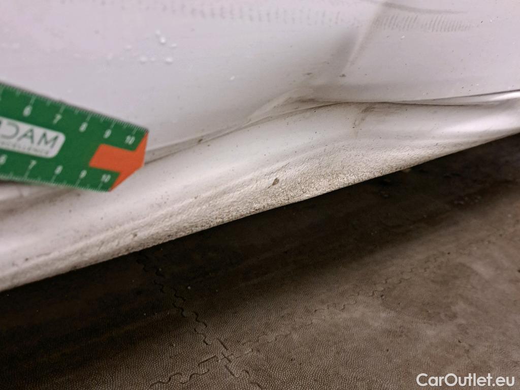  Citroen  Berlingo CITROEN  / 2018 / 4P / combi Talla M BlueHDi 100 LIVE (AC) #47