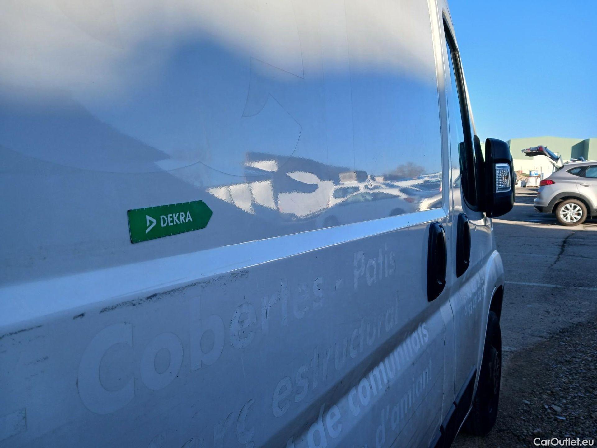  Fiat  Ducato FIAT  / 2014 / 4P / furgón 33 Medio Techo Alto 2.0 Mjet 85kW (115CV #27