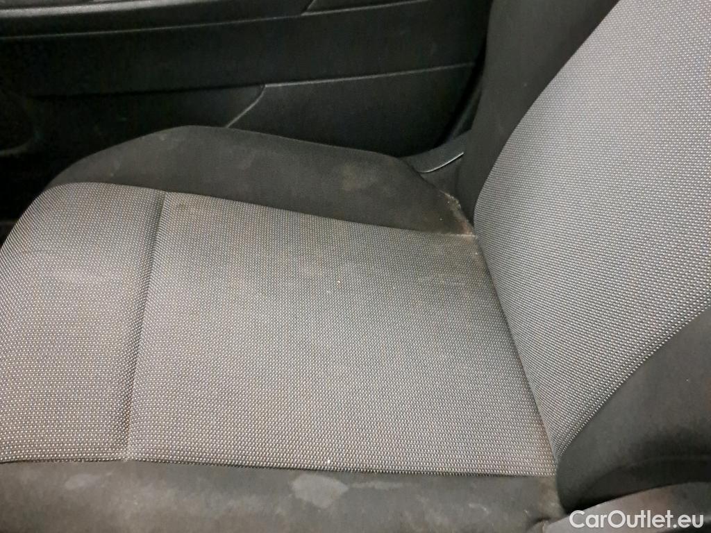  Citroen  Berlingo CITROEN  / 2018 / 4P / combi Talla M BlueHDi 100 LIVE (AC) #71