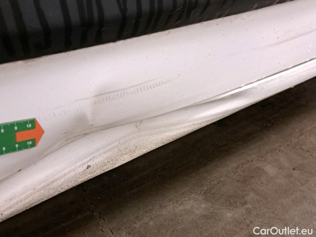  Citroen  Berlingo CITROEN  / 2018 / 4P / combi Talla M BlueHDi 100 LIVE (AC) #39