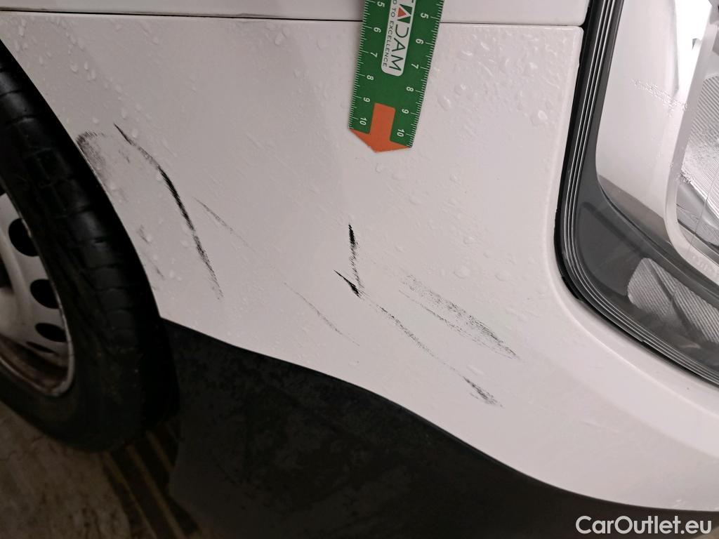  Citroen  Berlingo CITROEN  / 2018 / 4P / combi Talla M BlueHDi 100 LIVE (AC) #57