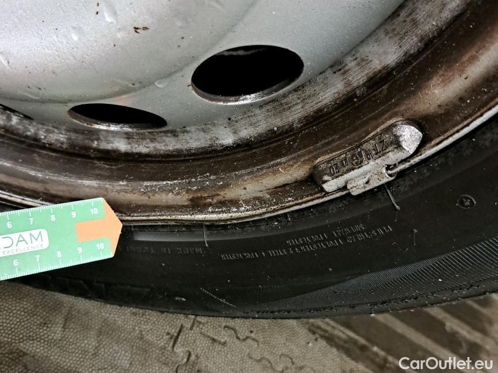  Citroen  Berlingo CITROEN  / 2018 / 4P / combi Talla M BlueHDi 100 LIVE (AC) #96