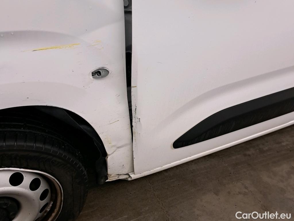  Citroen  Berlingo CITROEN  / 2018 / 4P / combi Talla M BlueHDi 100 LIVE (AC) #33