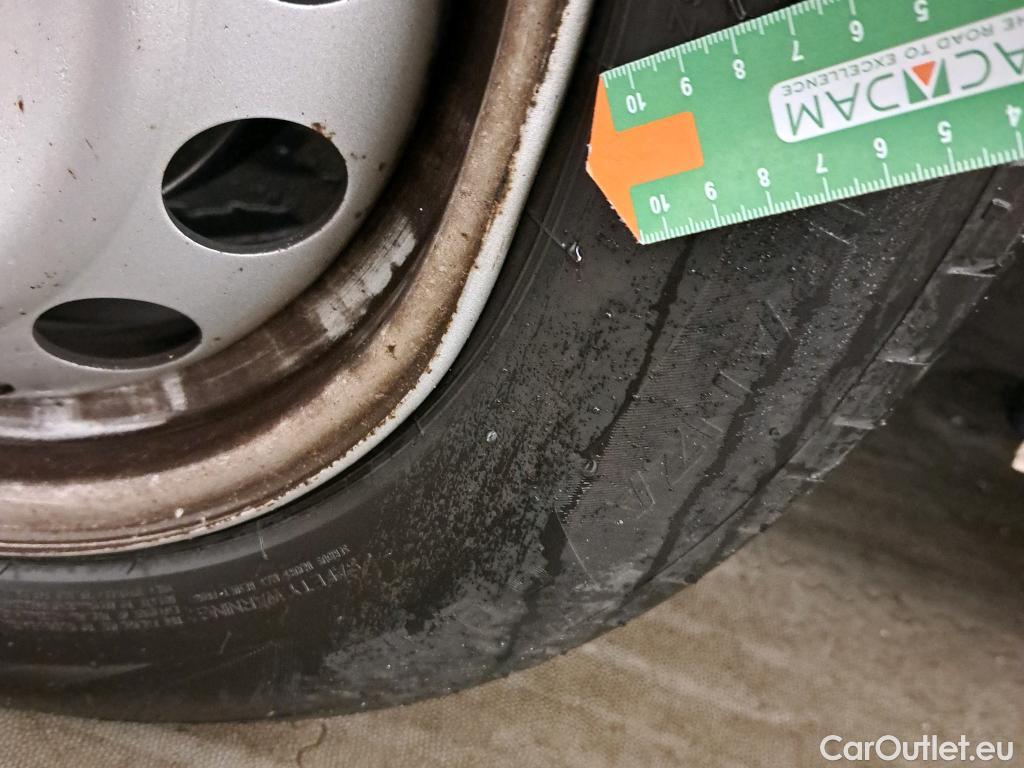  Citroen  Berlingo CITROEN  / 2018 / 4P / combi Talla M BlueHDi 100 LIVE (AC) #68