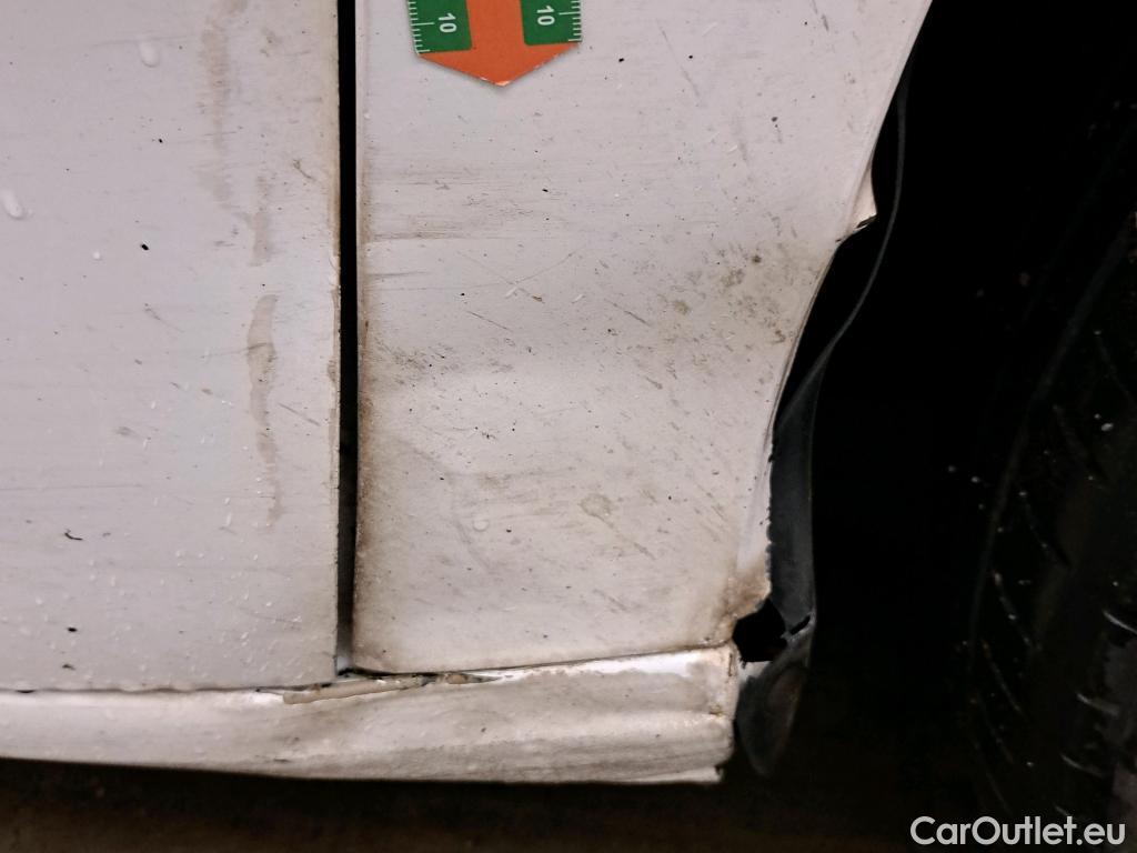  Citroen  Berlingo CITROEN  / 2018 / 4P / combi Talla M BlueHDi 100 LIVE (AC) #59