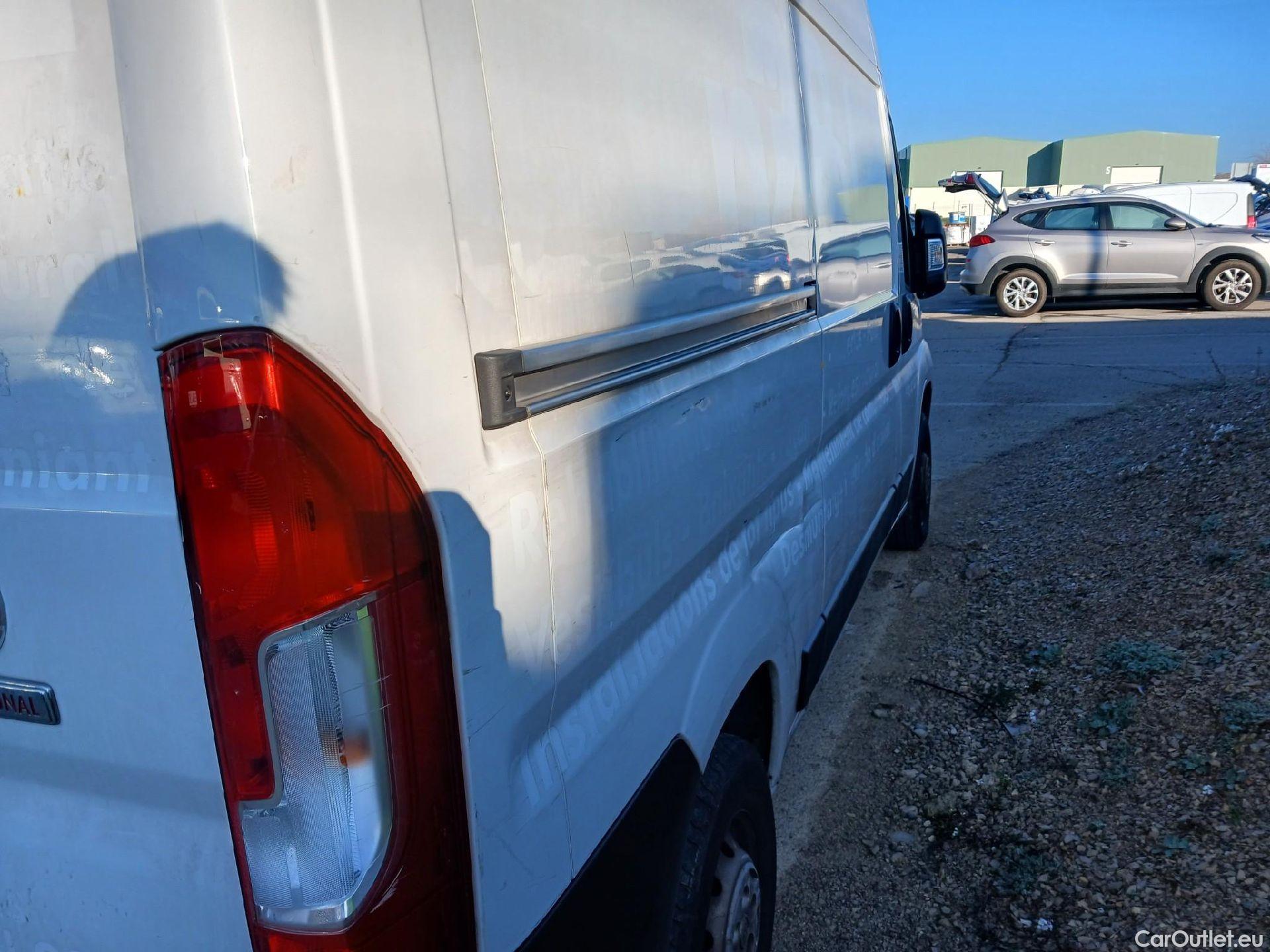  Fiat  Ducato FIAT  / 2014 / 4P / furgón 33 Medio Techo Alto 2.0 Mjet 85kW (115CV #20