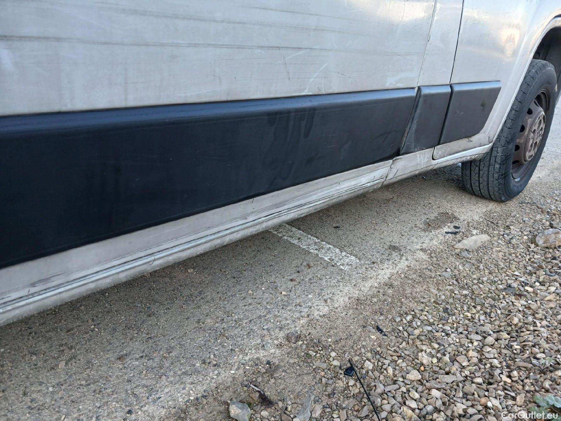  Fiat  Ducato FIAT  / 2014 / 4P / furgón 33 Medio Techo Alto 2.0 Mjet 85kW (115CV #23