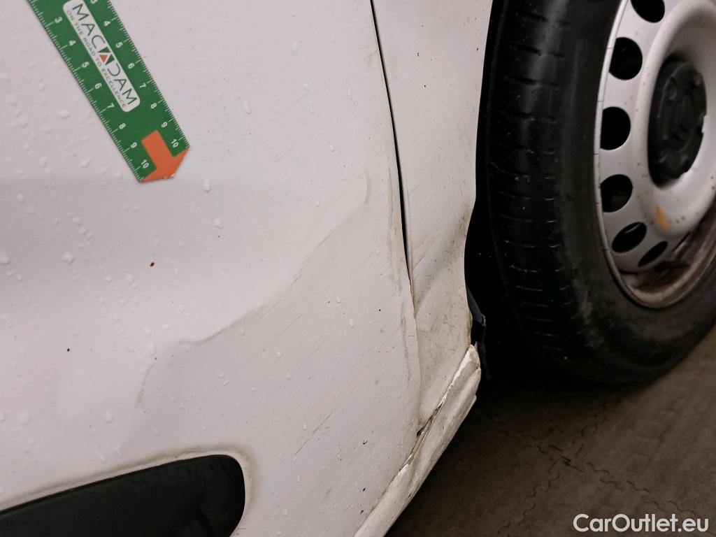  Citroen  Berlingo CITROEN  / 2018 / 4P / combi Talla M BlueHDi 100 LIVE (AC) #38