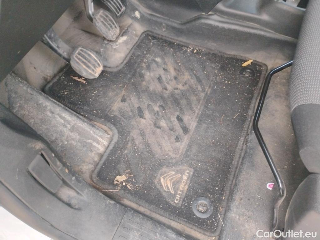  Citroen  Berlingo CITROEN  / 2018 / 3P / furgón derivado de turismo Talla M BlueHDi 100 CONTROL (AC2) #32