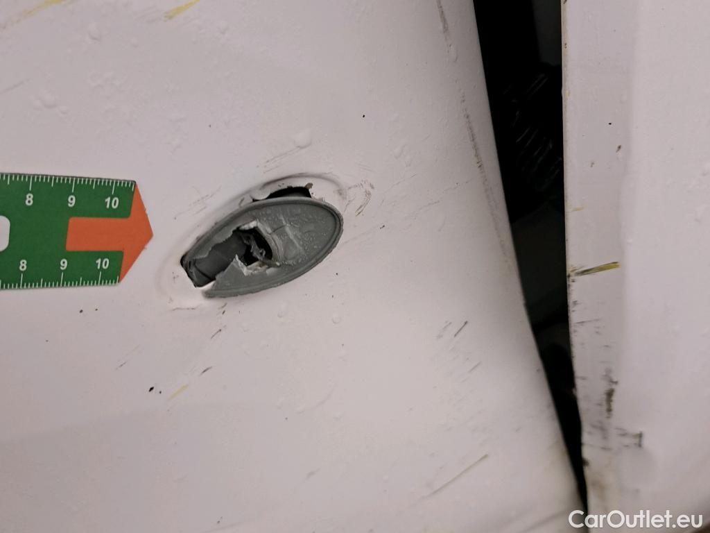  Citroen  Berlingo CITROEN  / 2018 / 4P / combi Talla M BlueHDi 100 LIVE (AC) #85