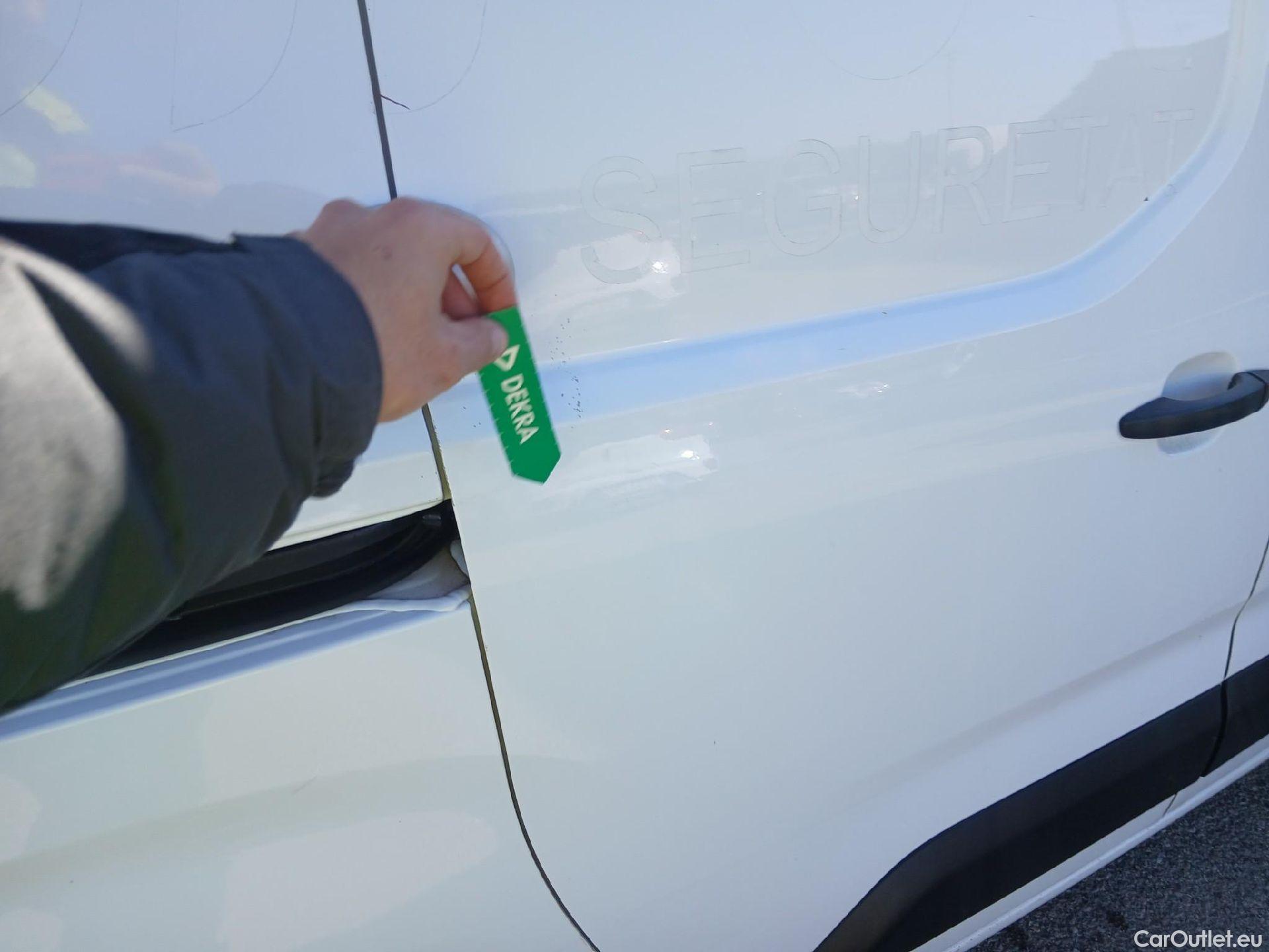  Citroen  Berlingo CITROEN  / 2018 / 3P / furgón derivado de turismo Talla M BlueHDi 73kW CONTROL (AC) #27