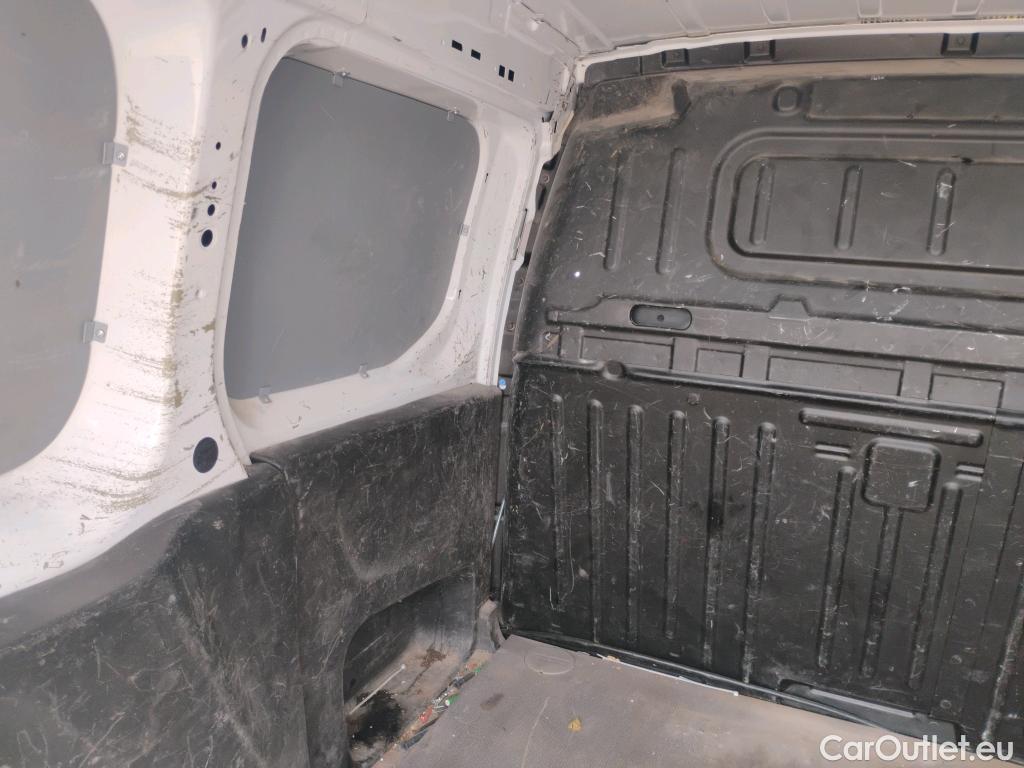  Citroen  Berlingo CITROEN  / 2018 / 3P / furgón derivado de turismo Talla M BlueHDi 100 CONTROL (AC2) #63