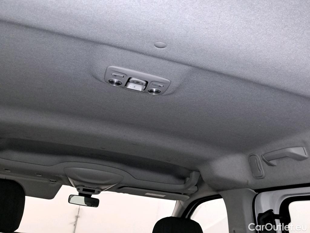  Citroen  Berlingo CITROEN  / 2018 / 4P / combi Talla M BlueHDi 100 LIVE (AC) #64