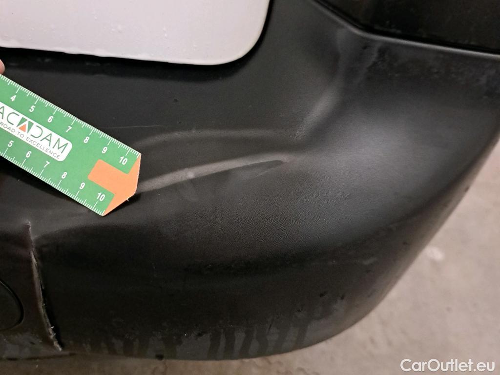  Citroen  Berlingo CITROEN  / 2018 / 4P / combi Talla M BlueHDi 100 LIVE (AC) #12