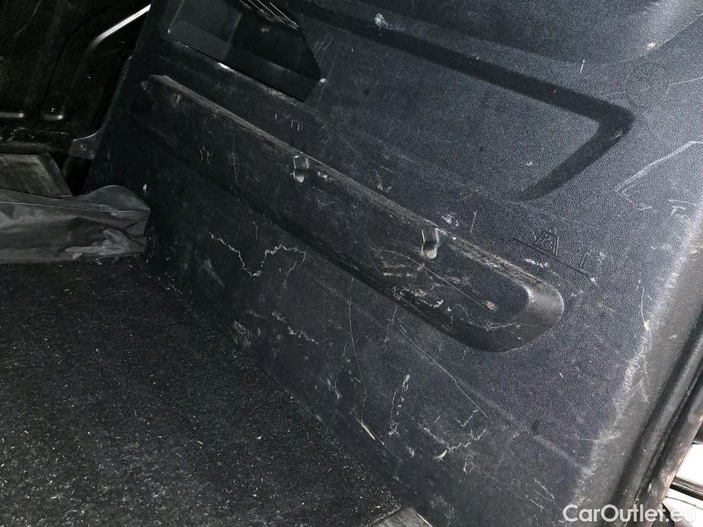  Citroen  Berlingo CITROEN  / 2018 / 4P / combi Talla M BlueHDi 100 LIVE (AC) #20