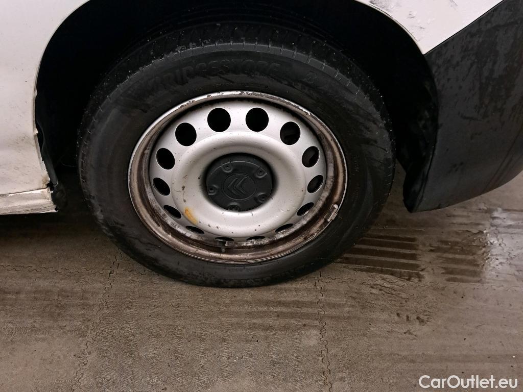  Citroen  Berlingo CITROEN  / 2018 / 4P / combi Talla M BlueHDi 100 LIVE (AC) #95