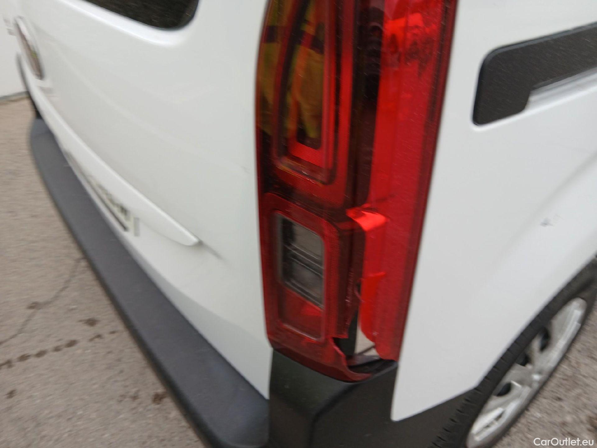  Land Rover  Discovery FIAT Doblò / 2022 / 5P / combi Combi (N1) BlueHDi 1.5 L 100CV (AC)  #31