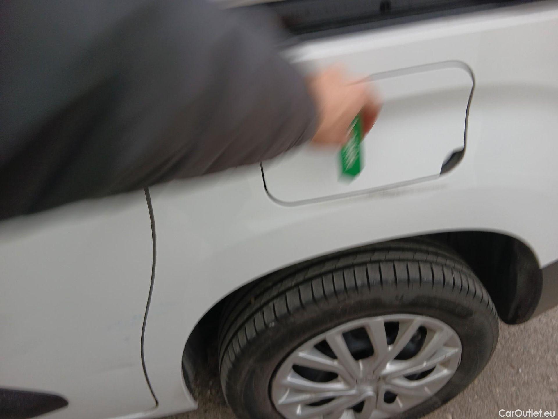  Land Rover  Discovery FIAT Doblò / 2022 / 5P / combi Combi (N1) BlueHDi 1.5 L 100CV (AC)  #21