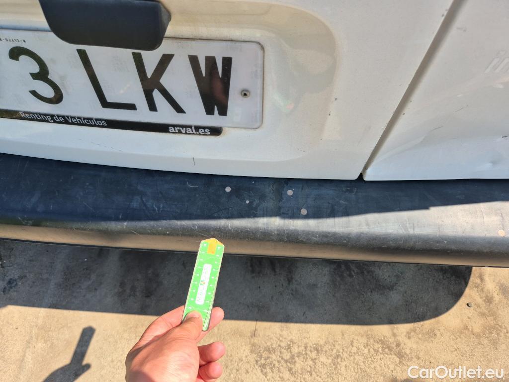  Peugeot  Partner PEUGEOT  / 2018 / 3P / furgón derivado de turismo Pro Standard 600kg BlueHDi 73kW (AC) #25