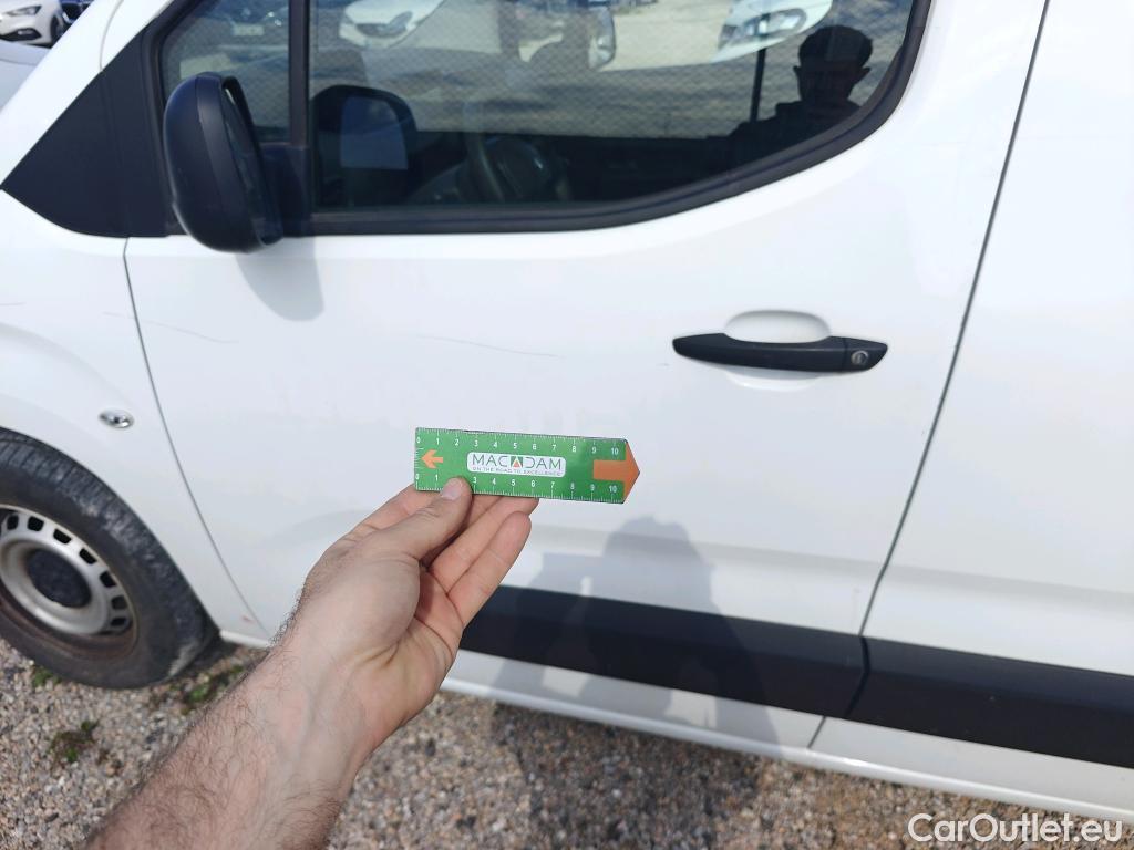  Peugeot  Partner PEUGEOT  / 2018 / 3P / furgón derivado de turismo Pro Standard 600kg BlueHDi 73kW (AC) #42