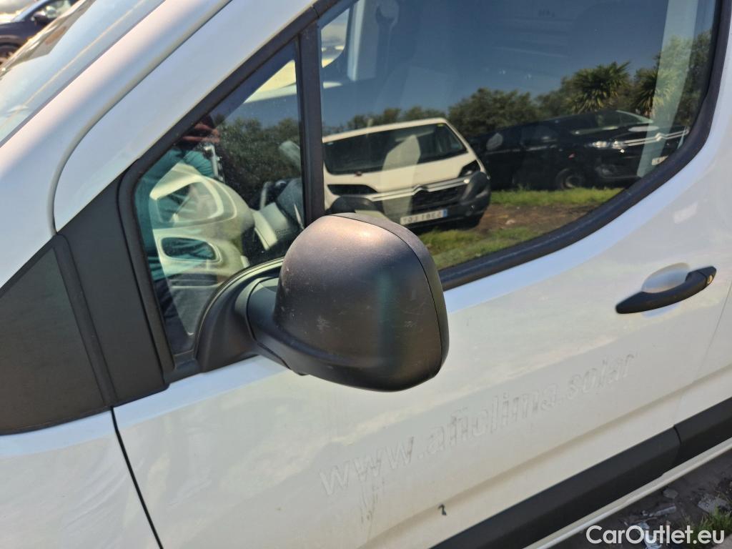  Peugeot  Partner PEUGEOT  / 2018 / 3P / furgón derivado de turismo Pro Standard 600kg BlueHDi 73kW (AC) #32