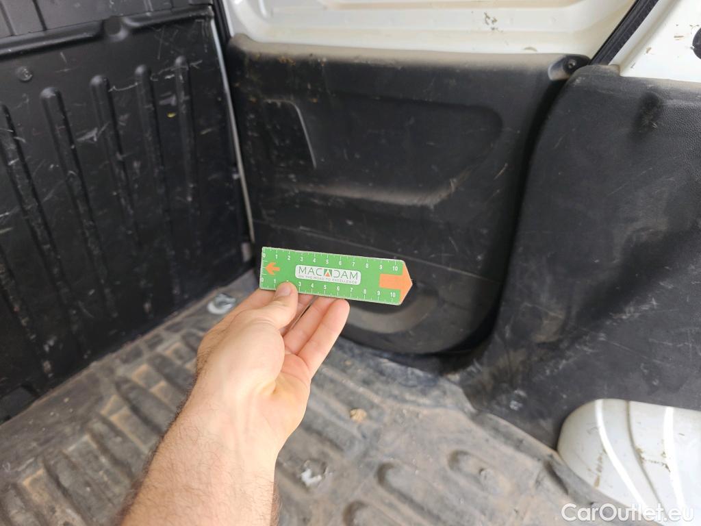  Peugeot  Partner PEUGEOT  / 2018 / 3P / furgón derivado de turismo Pro Standard 600kg BlueHDi 73kW (AC) #5