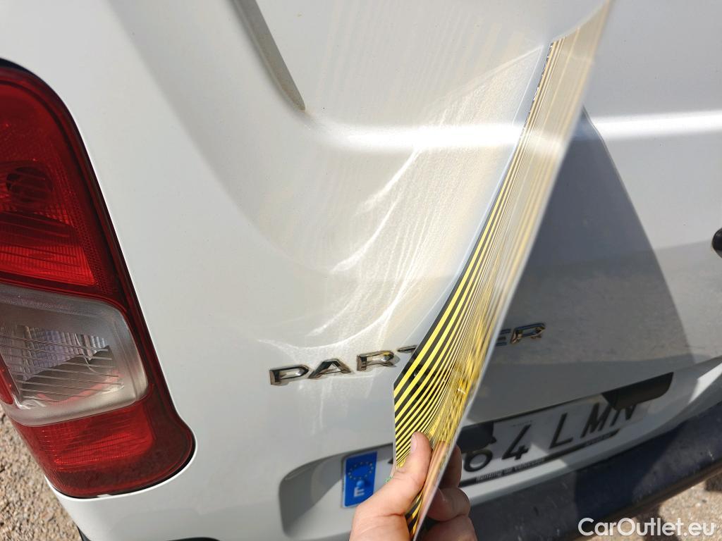  Peugeot  Partner PEUGEOT  / 2018 / 3P / furgón derivado de turismo Pro Standard 600kg BlueHDi 73kW (AC) #17