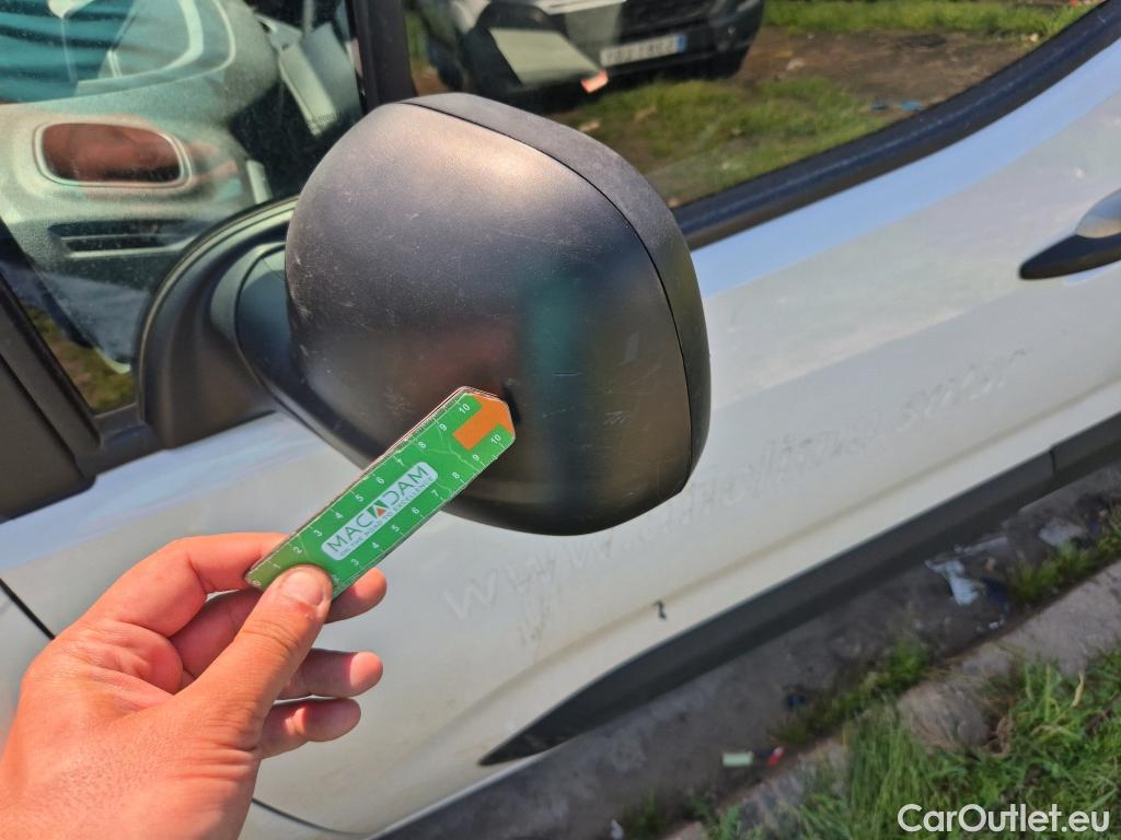  Peugeot  Partner PEUGEOT  / 2018 / 3P / furgón derivado de turismo Pro Standard 600kg BlueHDi 73kW (AC) #33