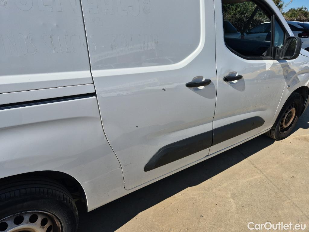  Opel  Combo OPEL  / 2018 / 4P / furgón derivado de turismo 1.6TD S/S 74kW(100CV) Express XL H1 1000 #39