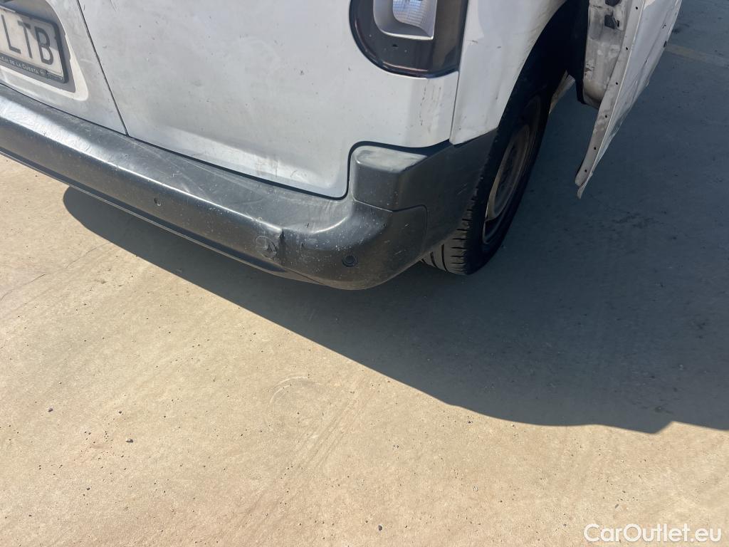  Opel  Combo OPEL  / 2018 / 3P / furgón derivado de turismo 1.5 TD 75kW (100CV) Express L H1 650kg #46