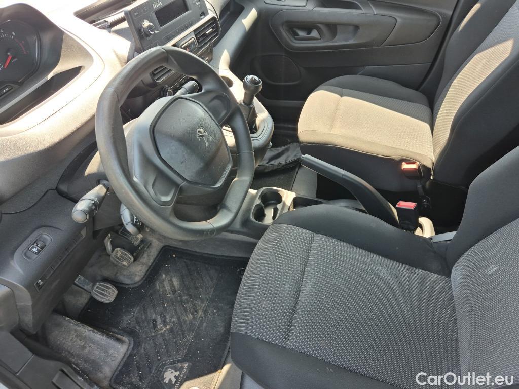  Peugeot  Partner PEUGEOT  / 2018 / 3P / furgón derivado de turismo Pro Standard 600kg BlueHDi 73kW (AC) #37